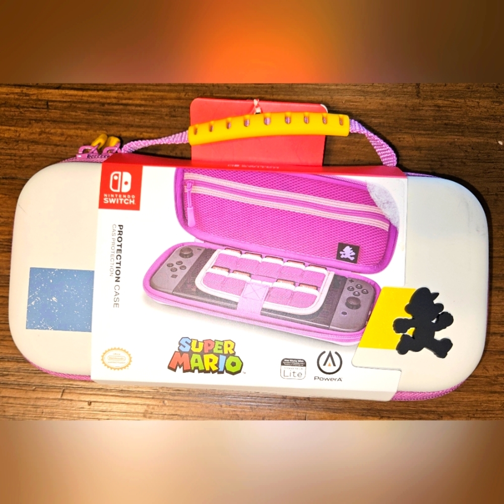 NWT  PowerA Protection Case for Nintendo Switch in Rainbow Run Mario